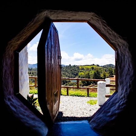Hobbit Hotel Ecolodge- กัวตาเป ภายนอก รูปภาพ