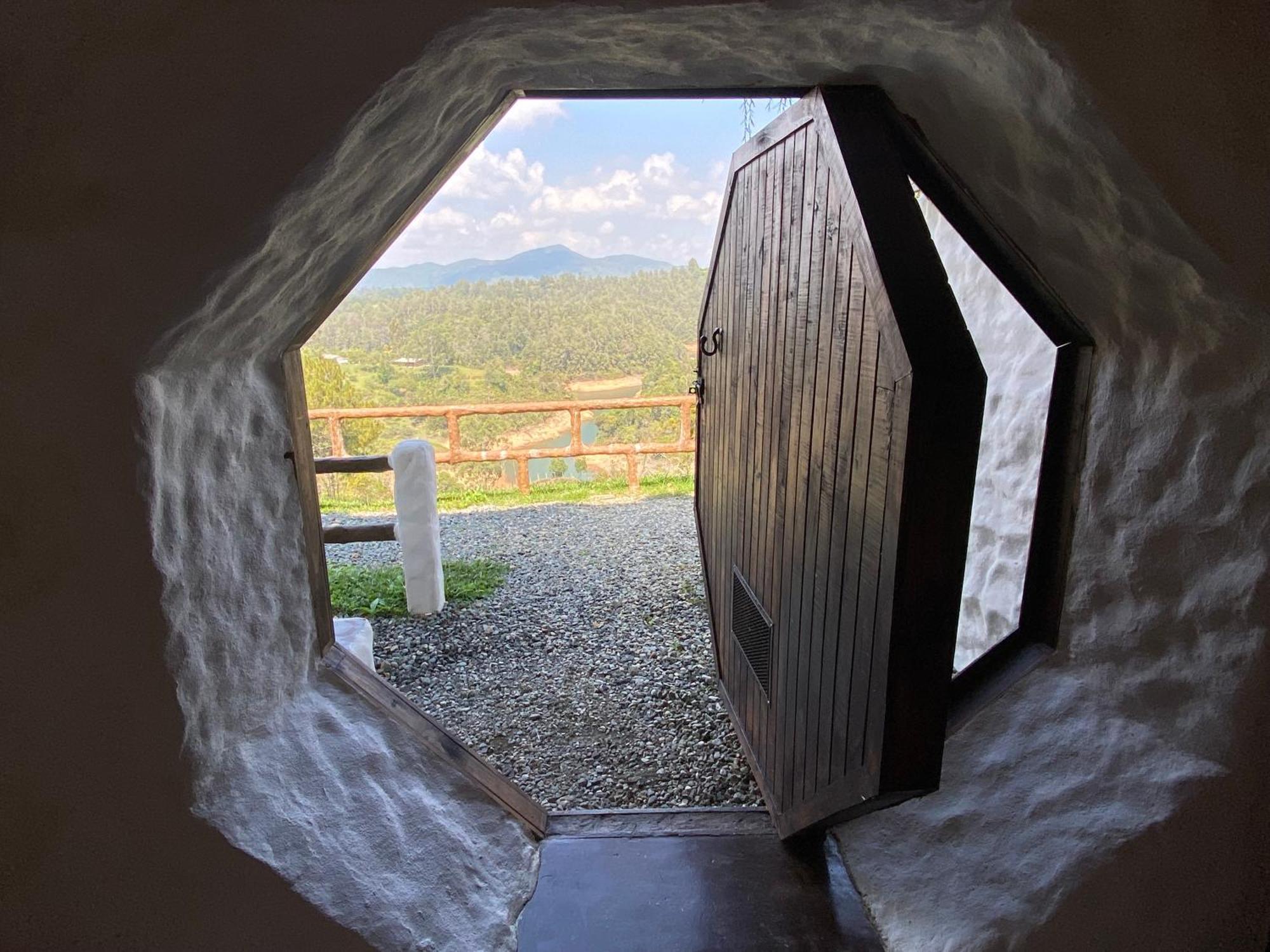 Hobbit Hotel Ecolodge- กัวตาเป ภายนอก รูปภาพ