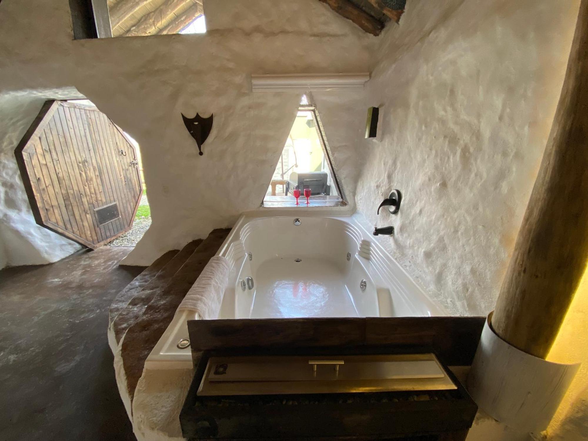 Hobbit Hotel Ecolodge- กัวตาเป ภายนอก รูปภาพ