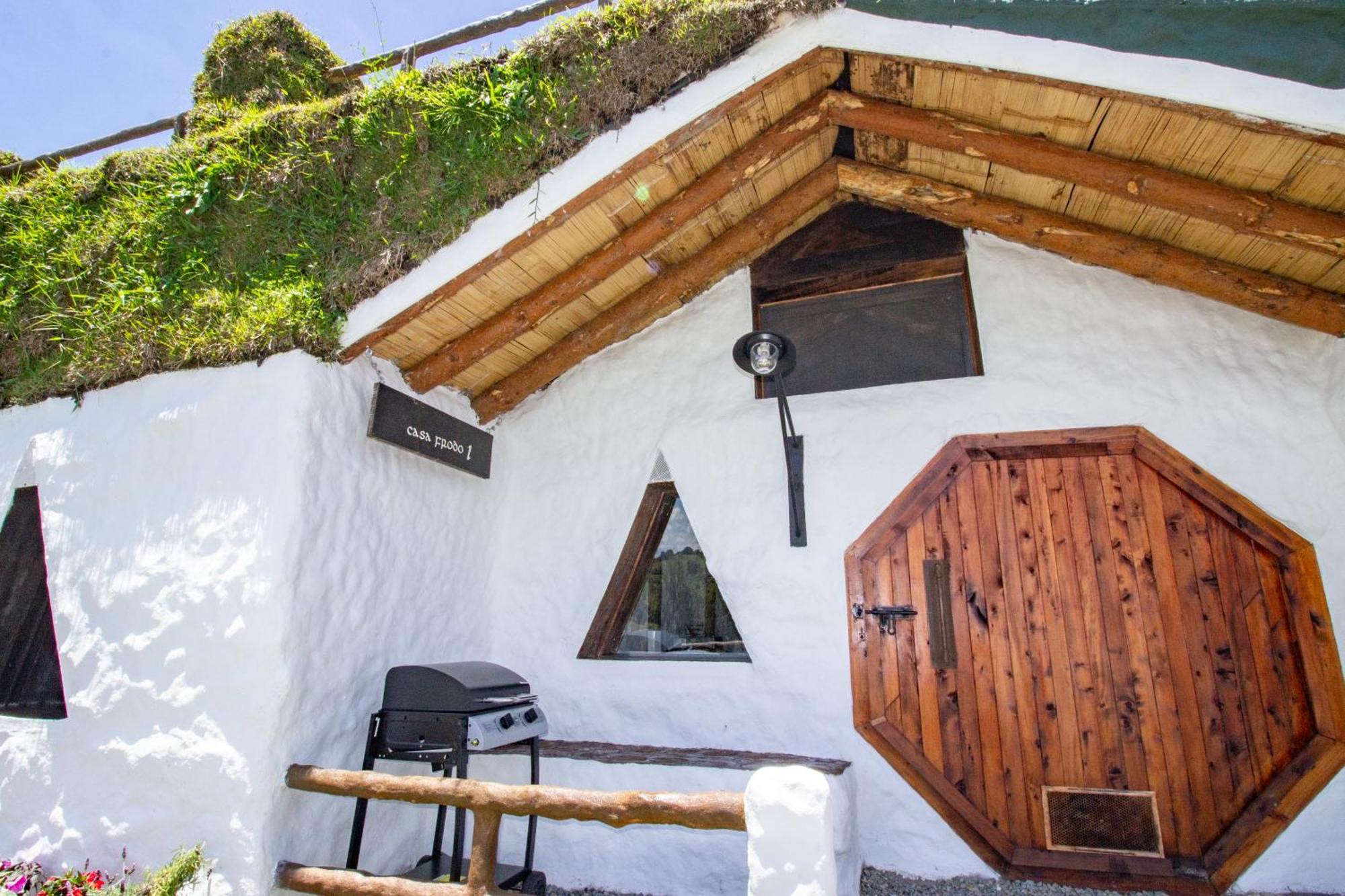 Hobbit Hotel Ecolodge- กัวตาเป ภายนอก รูปภาพ