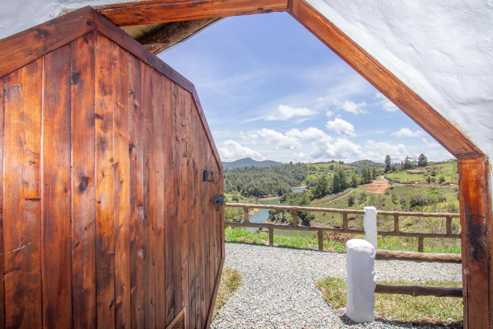 Hobbit Hotel Ecolodge- กัวตาเป ภายนอก รูปภาพ